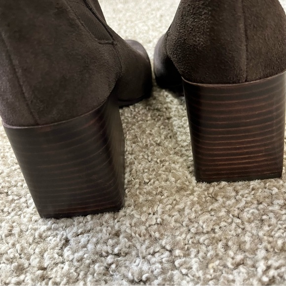 NWT Blondo Dark Brown Suede Selena Chelsea Boots 9.5 - Picture 5 of 11